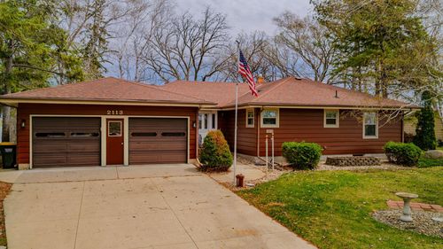 2113 Country Club Dr Ne, Willmar, MN, 56201-2186 | Card Image