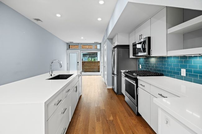 APT-204 - 2002 E 7 Th St, Condo with 1 bedrooms, 2 bathrooms and null parking in Austin TX | Image 6