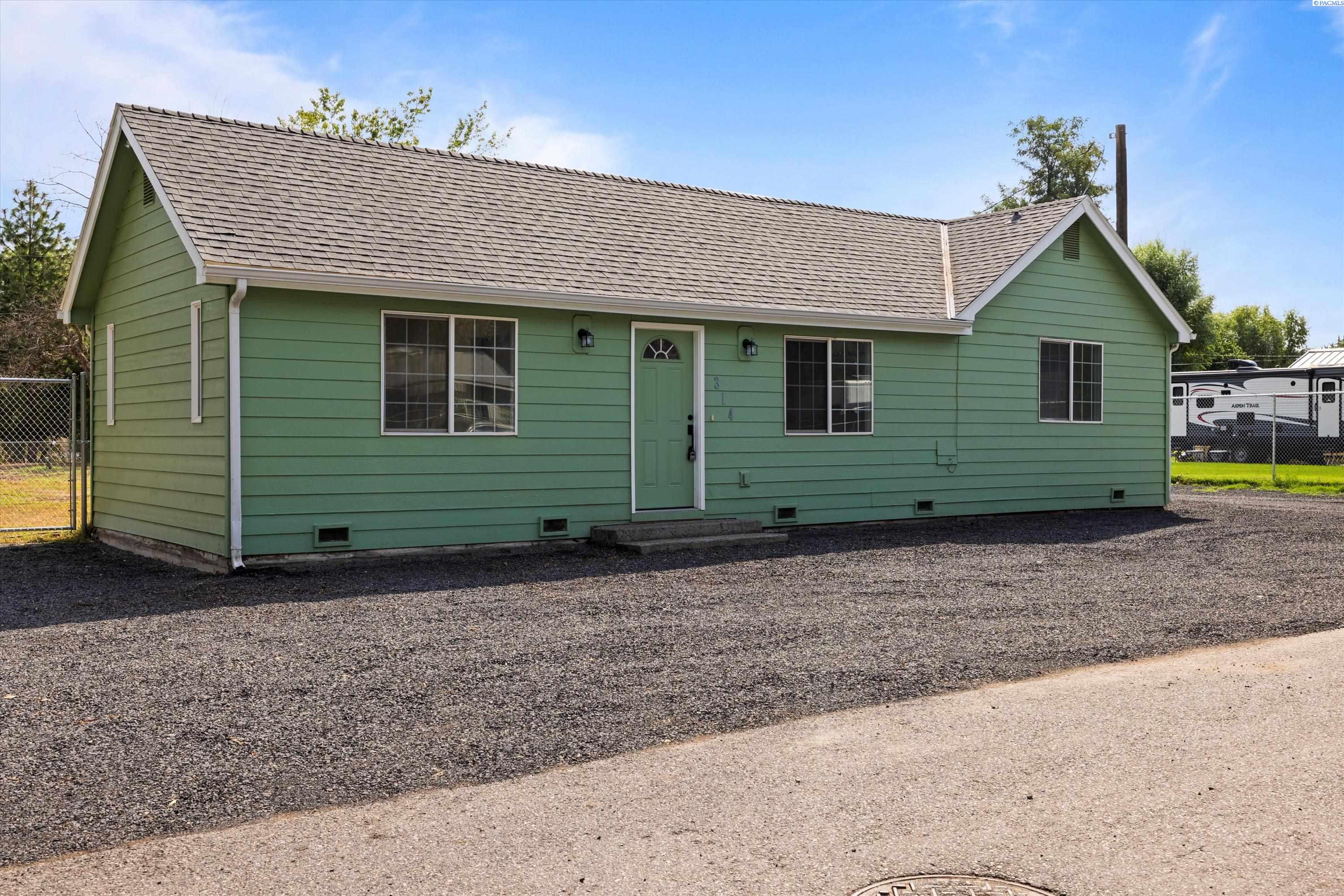 1st St, Benton City, WA 99320