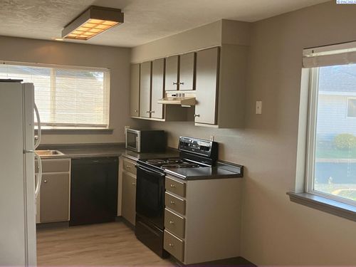 apt-14-4203 W Kennewick Ave, Kennewick, WA, 99336-2891 | Card Image