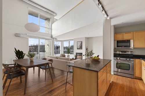 204-1829 3rd Ave S, Minneapolis, MN, 55404-2185 | Card Image