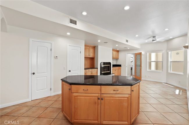 326 6 Th St, House other with 4 bedrooms, 5 bathrooms and 2 parking in Huntington Beach CA | Image 22