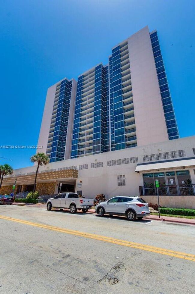 APT-605 - 2655 Collins Ave, Condo with 2 bedrooms, 2 bathrooms and null parking in Miami Beach FL | Image 20