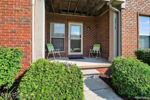 28715 Portsmouth Ct, Chesterfield, MI, 48047-5439 | Card Image