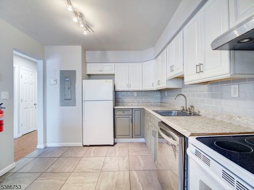 unit-3p-807 Eves Dr, Hillsborough, NJ, 08844-4995 | Card Image