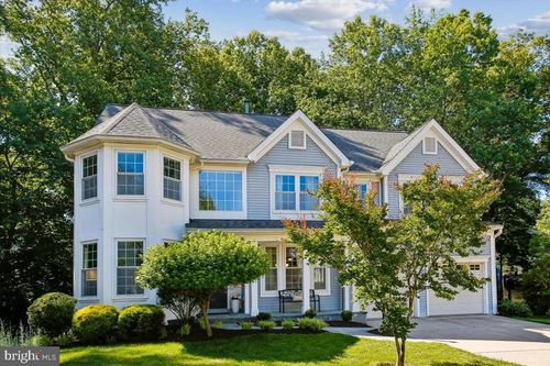 9802 Cresence Way, Fairfax, VA, 22032-1056 | Card Image