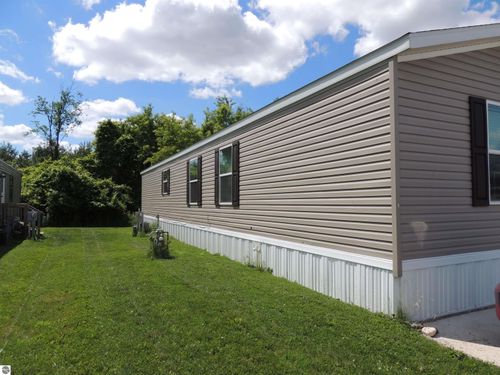 1082 Hemlock Dr, Mt Pleasant, MI, 48858-4554 | Card Image