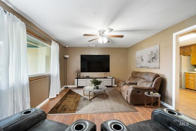 8211 W Pembrook, House other with 3 bedrooms, 2 bathrooms and 2 parking in Boise ID | Image 2