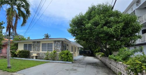 21-21 Nw 32nd Ct, Miami, FL, 33125-4908 | Card Image