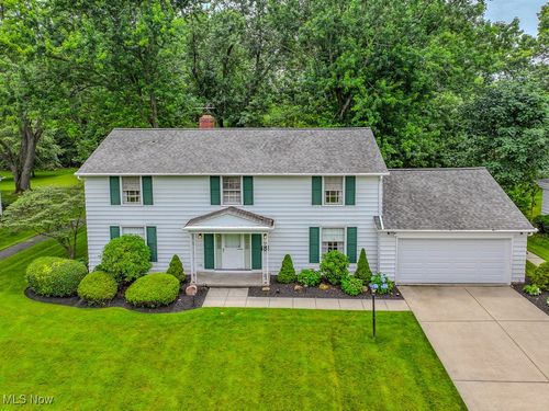 5158 Meadow Wood Blvd, Lyndhurst, OH, 44124-3724 | Card Image