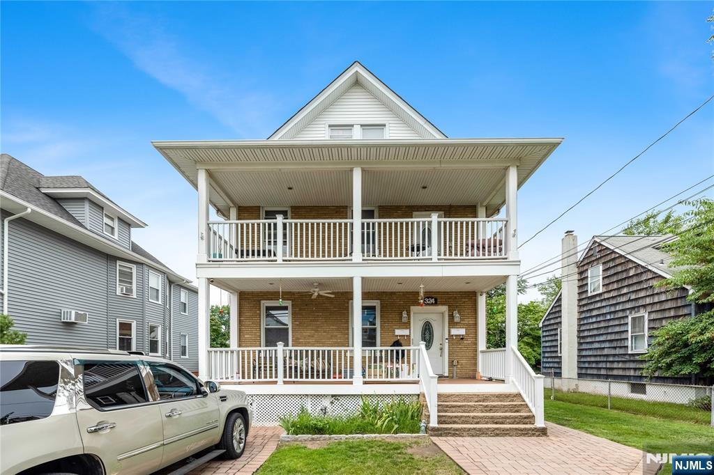 Residential Income in Carlstadt