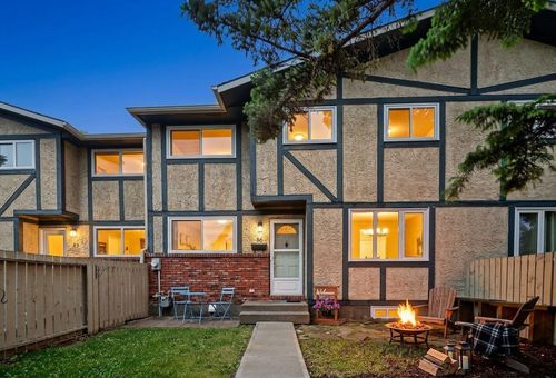 86-203 Lynnview Rd Se, Calgary, AB, T2C2C6 | Card Image