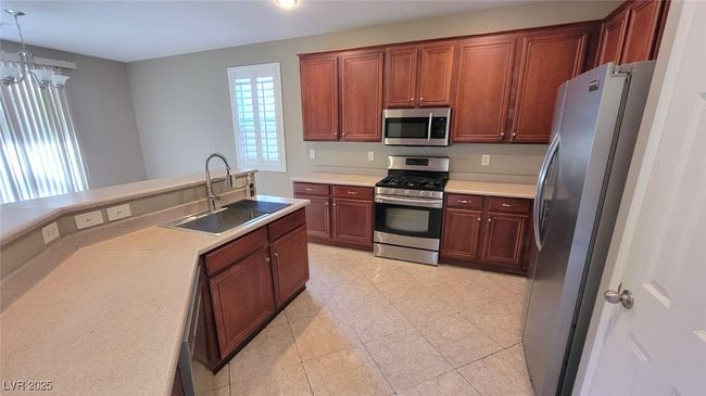 583 Siciliano St, House other with 3 bedrooms, 3 bathrooms and null parking in Las Vegas NV | Image 6