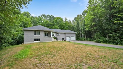 7563 5th Line, Angus, ON, L3W1B1 | Card Image