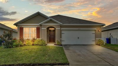 2723 Grandbury Grove Road, House other with 3 bedrooms, 2 bathrooms and null parking in LAKELAND FL | Image 1