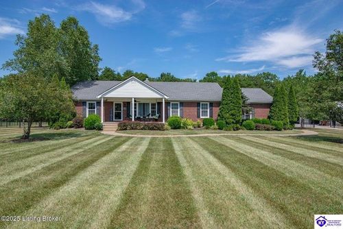 582 Shulthise Ln, Shepherdsville, KY, 40165-8097 | Card Image