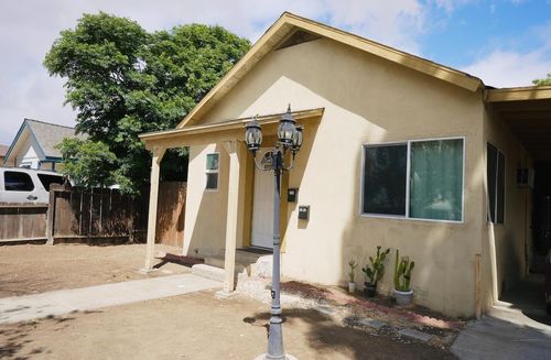 271 Coolidge St, Coalinga, CA, 93210-2207 | Card Image
