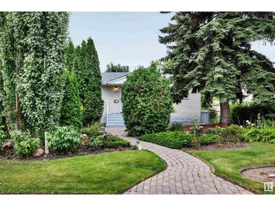 8804 148 St Nw, House other with 4 bedrooms, 2 bathrooms and null parking in Edmonton AB | Image 2