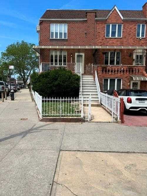 2426 Ocean Pkwy, Brooklyn, NY, 11235-6108 | Card Image