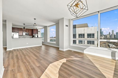 2407-1901 S Calumet Ave, Chicago, IL, 60616-6026 | Card Image