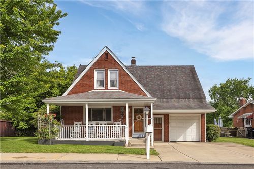 1021 Sarah St, North Versailles, PA, 15137-2717 | Card Image