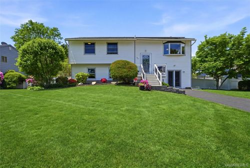 30 Mercury Ave, East Patchogue, NY, 11772-4608 | Card Image