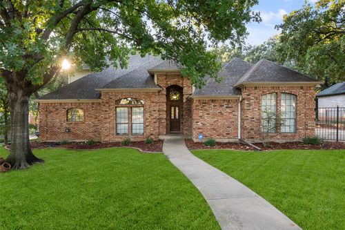 424 Windjammer Ln, Azle, TX, 76020-4931 | Card Image