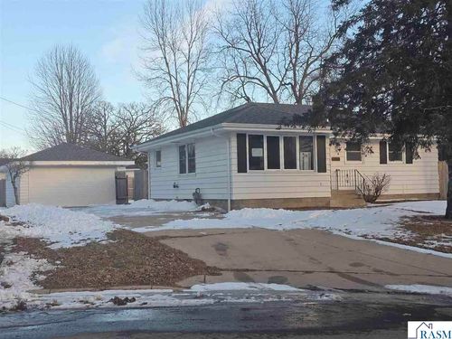 729 Elm Court, Le Sueur, MN, 56058-1614 | Card Image