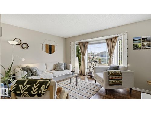 8230 71 St Nw, Edmonton, AB, T6B2R6 | Card Image