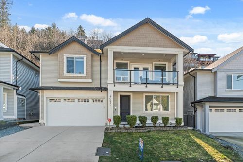 46930 Sylvan Dr, Chilliwack, BC, V2R0J8 | Card Image