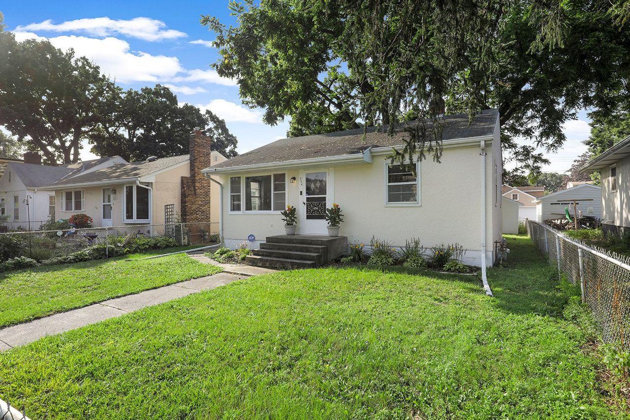 Larpenteur Ave, Saint Paul, MN 55113