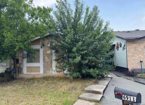 0-6911 Neston Dr, San Antonio, TX, 78239-3326 | Card Image