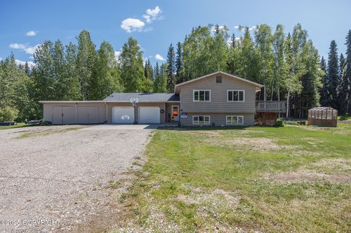 2590 Lana Turnabout, North Pole, AK, 99705-6346 | Card Image