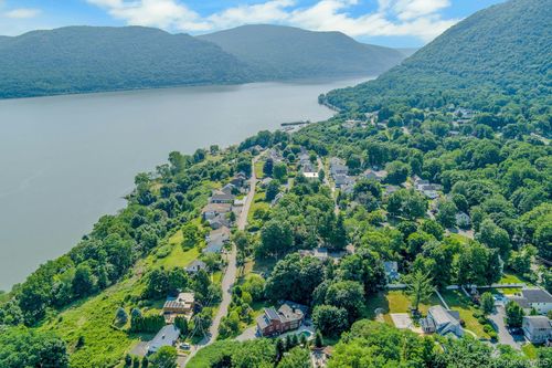 6 Grandview Ave, Cornwall On Hudson, NY, 12520-1206 | Card Image