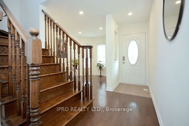 867 Fowles Crt, House attached with 4 bedrooms, 3 bathrooms and 2 parking in Milton ON | Image 8