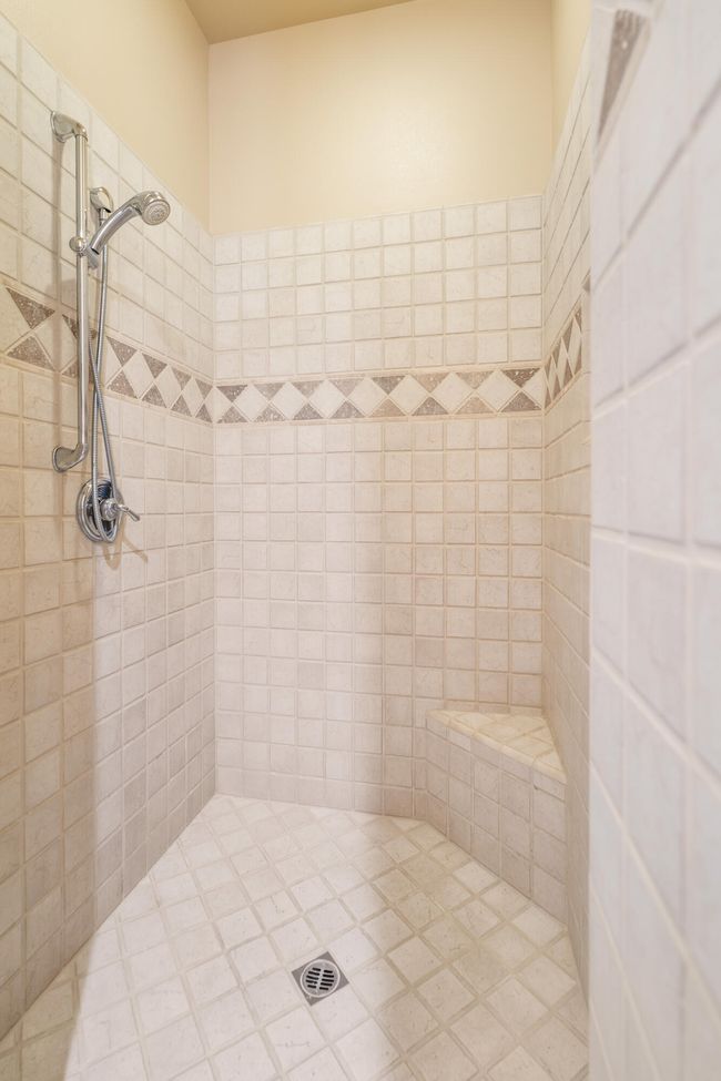 Primary Bathroom | Image 33