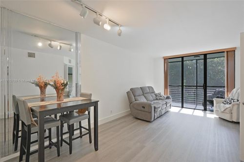 apt-205-7531 Nw 79th Ave, Tamarac, FL, 33321-2830 | Card Image