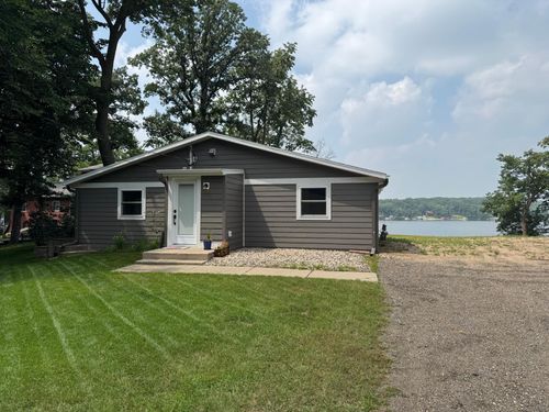 15216 E Munson Dr, Detroit Lakes, MN, 56501-7130 | Card Image