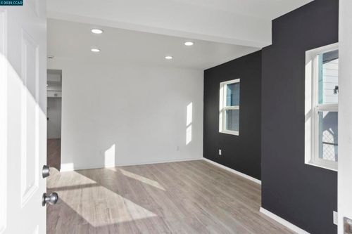 1318 Battery St, Richmond, CA, 94801-1809 | Card Image