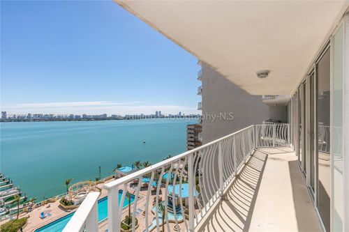 1509-7601 E Treasure Dr, North Bay Village, FL, 33141-4391 | Card Image