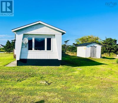 27 Manford St, House other with 3 bedrooms, 1 bathrooms and null parking in Clarks Harbour NS | Image 2