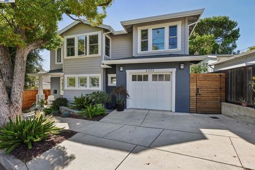 1333 Warren St, Martinez, CA, 94553-1914 | Card Image