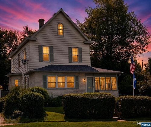 292 Orient Way, Lyndhurst, NJ, 07071-1618 | Card Image