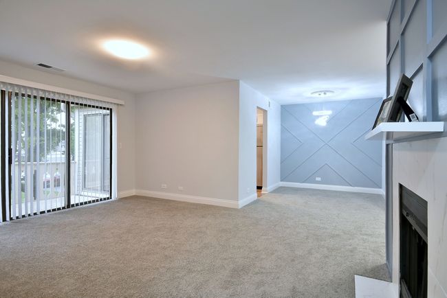 D - 5177 Coventry Ln, Condo with 2 bedrooms, 2 bathrooms and 1 parking in Gurnee IL | Image 5