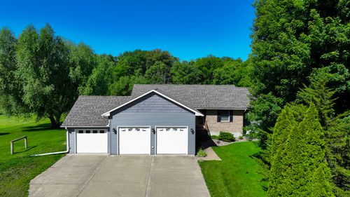 681 W Deer Creek Rd, Clinton, IA, 52732-9585 | Card Image