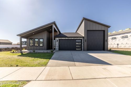 11586 N Entwistle Way, Rathdrum, ID, 83858-7438 | Card Image