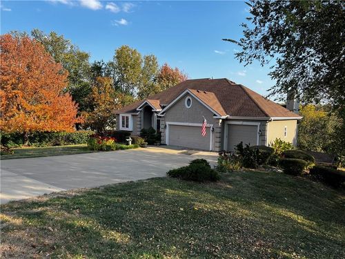 14733 Timber Ln, Bonner Springs, KS, 66012-9370 | Card Image