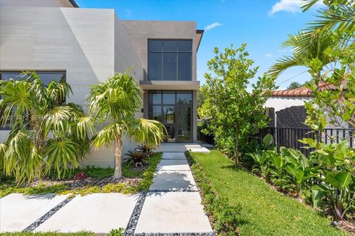 2175 Sw 25th St, Miami, FL, 33133-2411 | Card Image