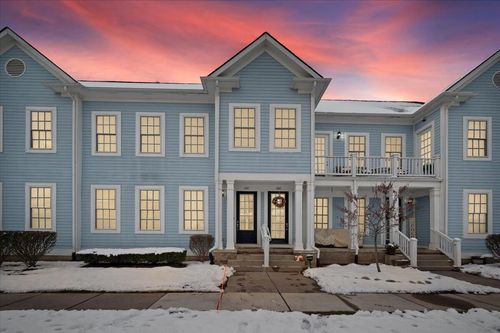 370 Roosevelt St, Canton, MI, 48188-6728 | Card Image