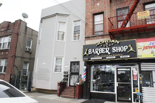 1731 White Plains Rd, Bronx, NY, 10462-3802 | Card Image